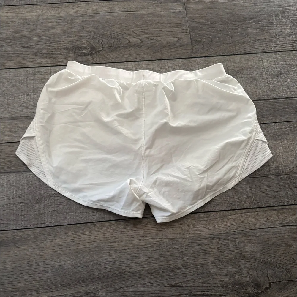 Under Armor Shorts - Picture 7 of 8